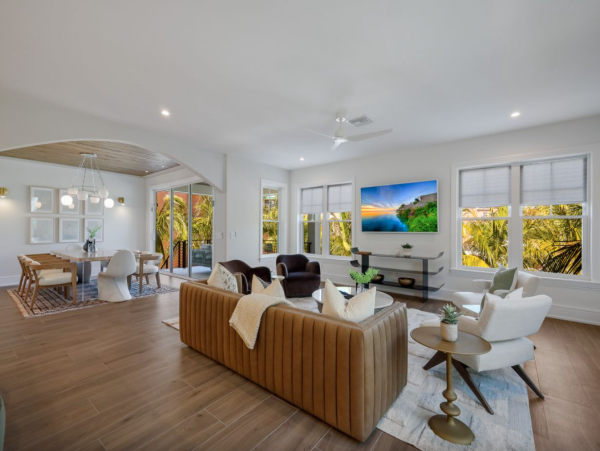 Lido Key Ten Bedroom Steps to  Beach Luxury Rental Walk to St. Armands Circle WOW!